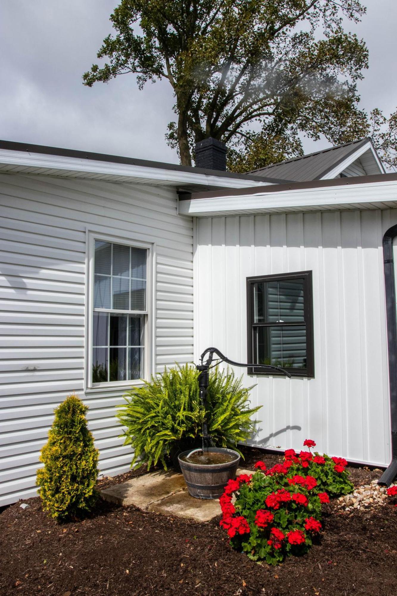 Farmhouse Of Blessings Dundee Bagian luar foto