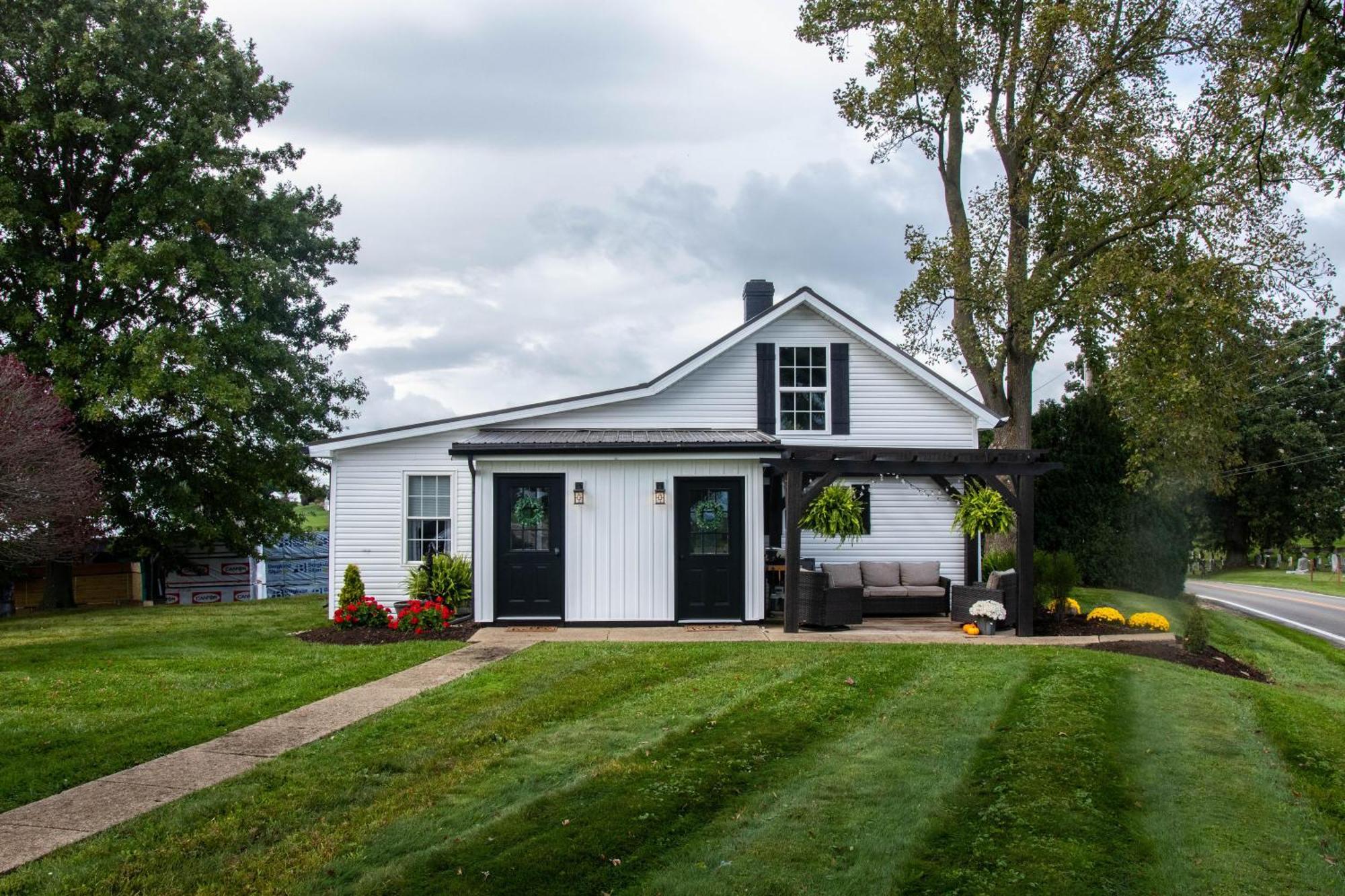 Farmhouse Of Blessings Dundee Bagian luar foto